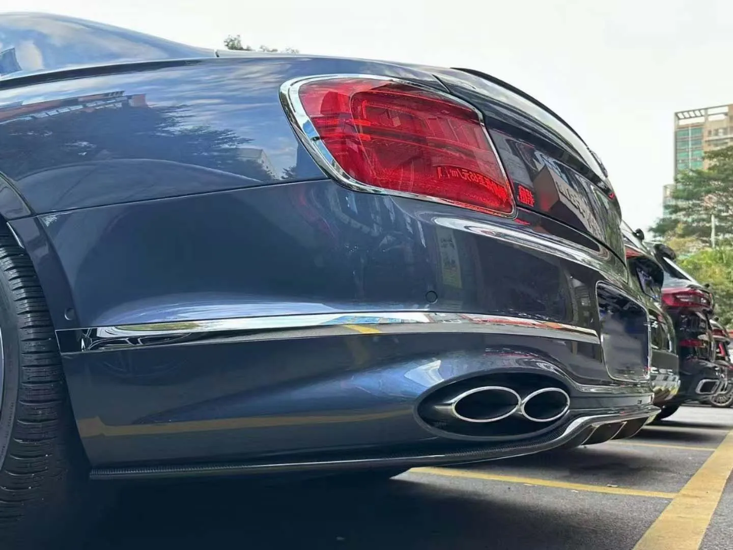 Picture 7: Carbon Fiber Body Kit for Flying Spur Front Bumper Lip Rear Diffuser Spoiler Side Skirts
