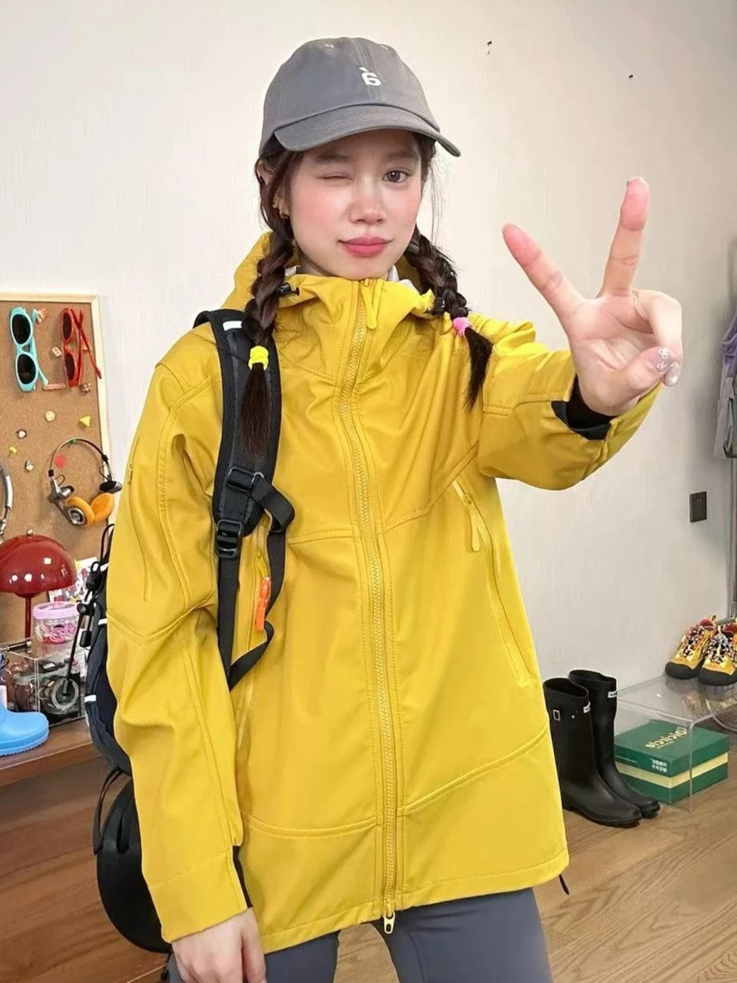 

Женская уличная куртка для скалолазания лимонно-желтого цвета, мягкая, с капюшоном, ветрозащитная, водонепроницаемая, дышащая, из полиэфирного волокна, на молнии