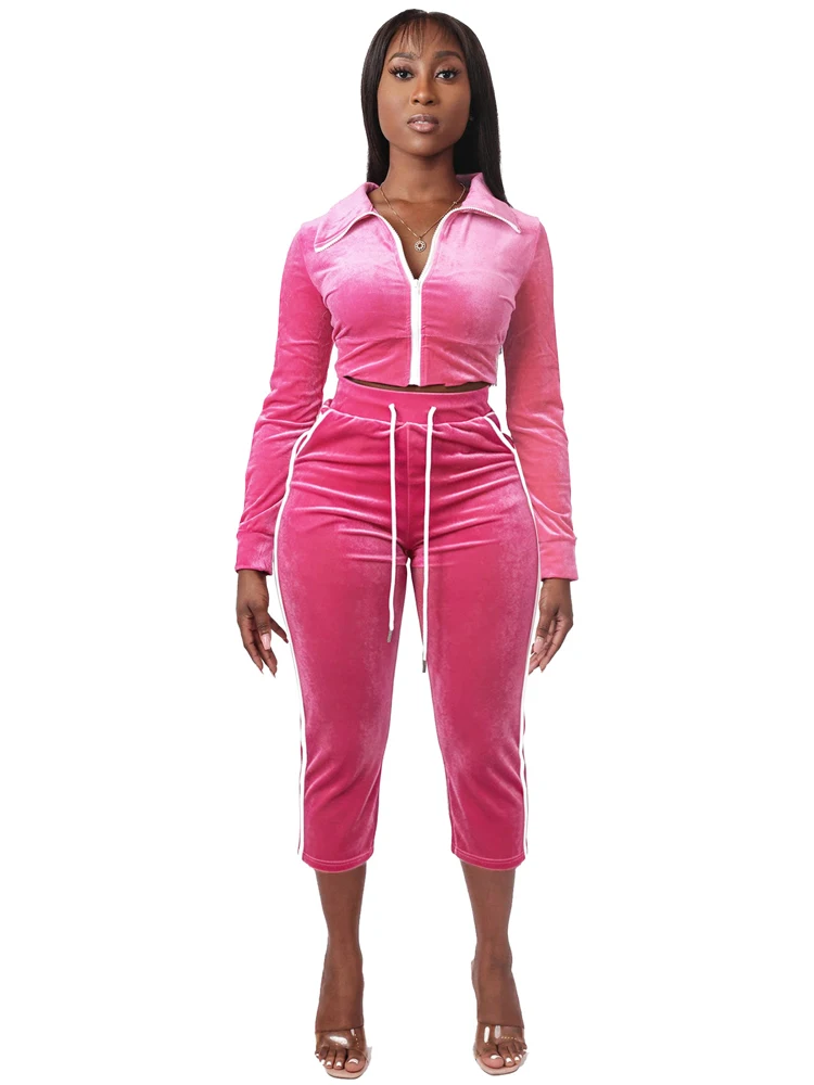 JENYAGE Velours-Samt-Zweiteiler für Damen, dehnbar, einfarbig, mit Reißverschluss, kurzem Oberteil mit Kragen, Capri-Hose mit seitlichem Streifen, figurbetonter Trainingsanzug – Detail 5