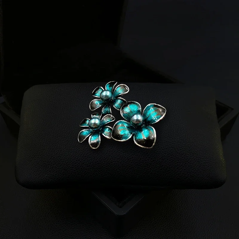 Retro Dark Blue Flower Brooch Fashion Suit Shirt Neckline Corsage Luxury Big Pin Clothes Accessory Women Pearl Jewelry Gift 1996