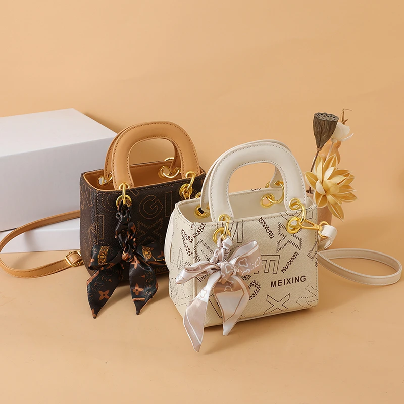 حقيبة يد أنيقة للسيدات من الجلد الطبيعي، حقيبة كتف كلاسيكية من المصمم الشهير، حقيبة كروس نسائية مشهورة