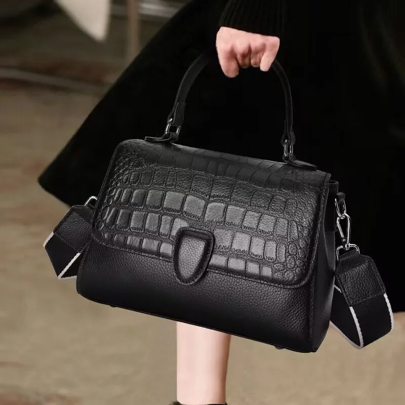 

Aidrani New crocodile patterned handbag for women, made of cowhide material, can be worn on one shoulder or crossbody