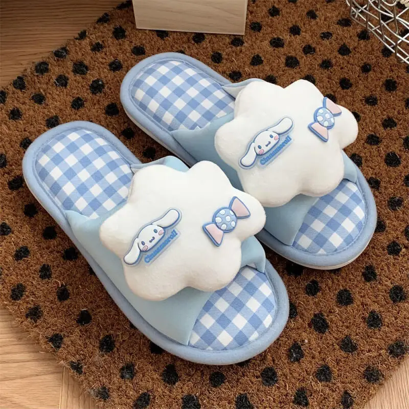 As lindas chinelos de linho Sanrioed Kuromi My Melody Cinnamoroll Hello Kitty são confortáveis para uso doméstico e adequadas para todas as estações