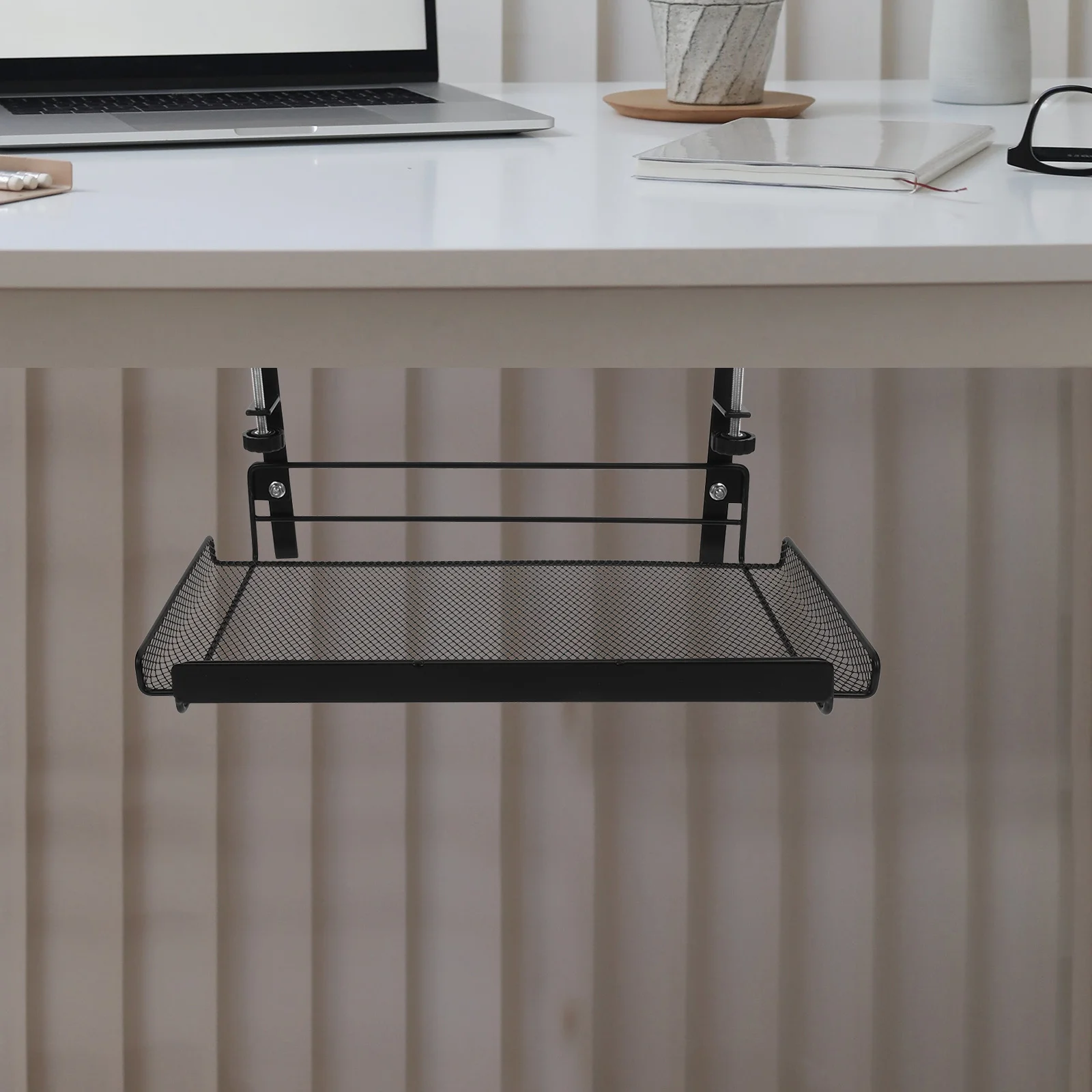 デスク下収納バスケット 調節可能なクランプオンメッシュオーガナイザー オフィス寮バスルームファイルドキュメントホルダーラック用