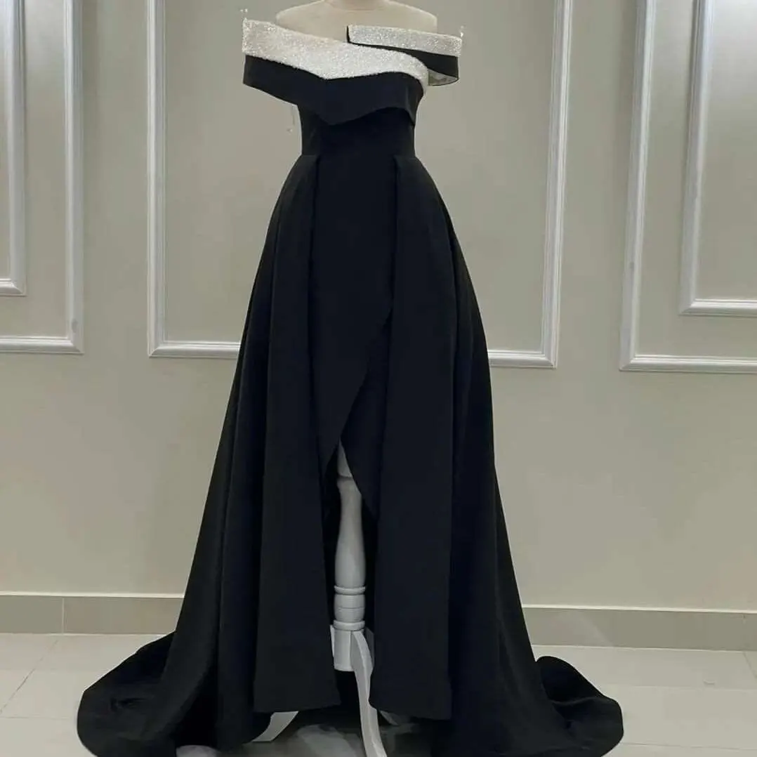 

Elegant Romantic Black A -Line Long Prom Dresses Off The Shoulder Prom Party Gowns Slit Side Formal Evening Dress with Train