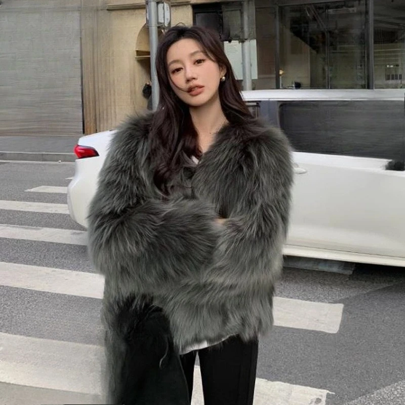 

Comfortable, Beautiful, Fashionable Temperament, Warm and Gentle Fox Fur Coat, Women's New Winter Short Coat