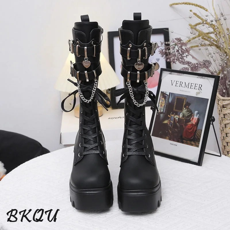 Bkqu sapatos elevadores 20cm plus size 10cm botas de plataforma punk feminino 2024 outono botas de cavaleiro meados de bezerro botas decoração de metal