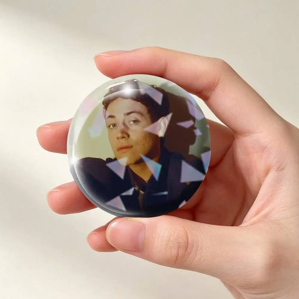 Ethan Cutkosky S-Shameless Tin badges in 25/32/44/58/75mm, brooch pins for accessories & gifts,Souvenir.