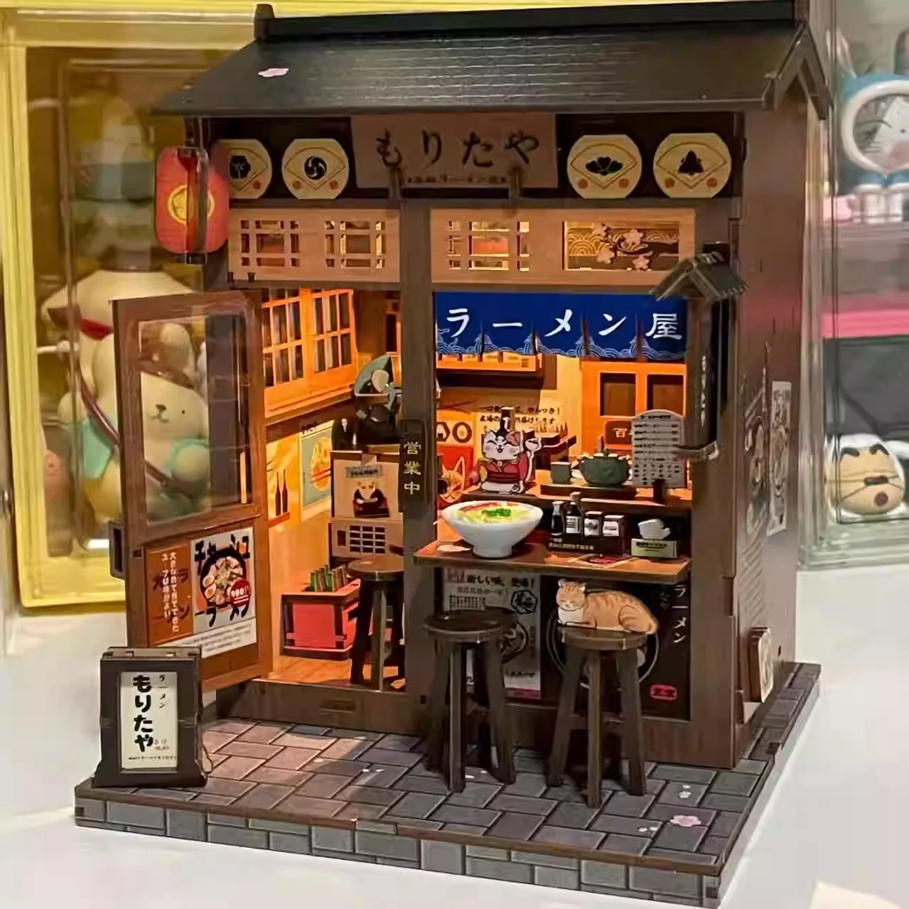 CUTEBEE DIY Book Nook Kit بيت الدمى الخشبي مع أضواء LED ثلاثية الأبعاد رف الكتب السحري إدراج لعرض ديكور المكتب المنزلي