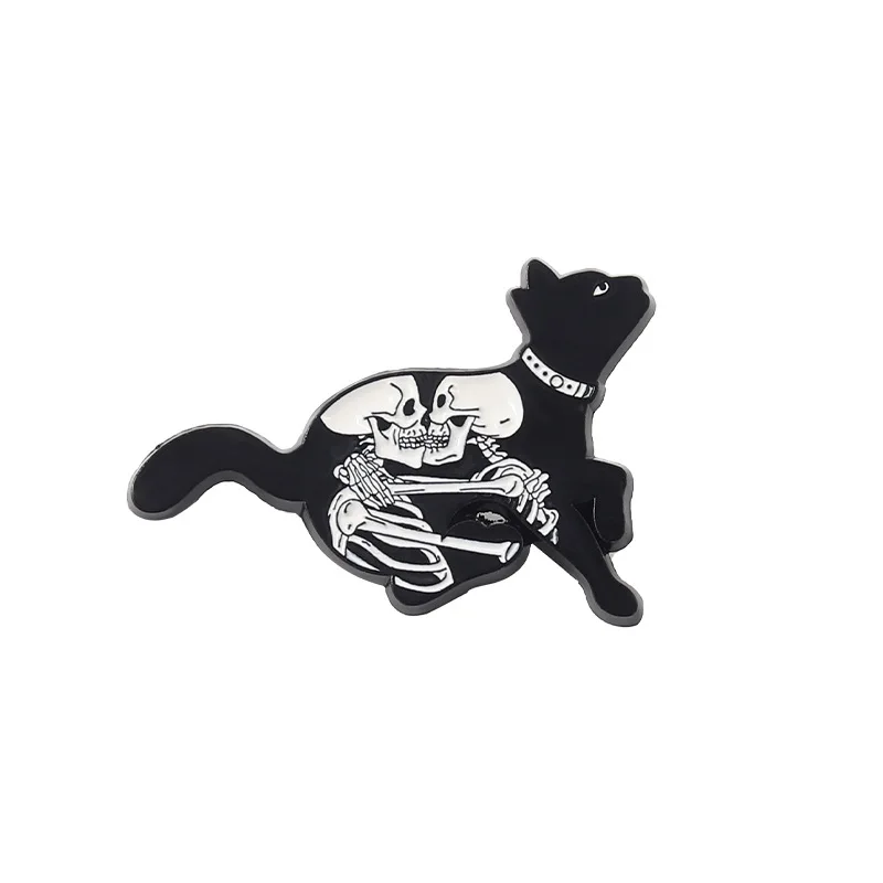 Black Punk Cat spille smaltate Custom Skull Skeleton Bone Darkly spille distintivi per risvolto accessori per zaino gioielli regalo per amico