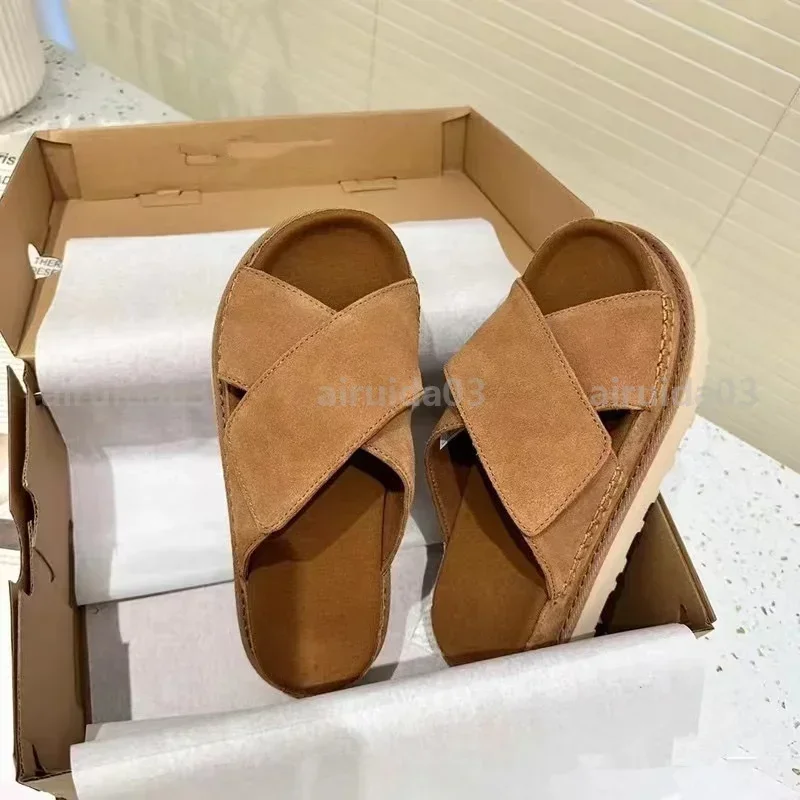 

Leisure lazy person kicks leaky toe slippers, thick soled casual beach shoes, retro Roman sandals