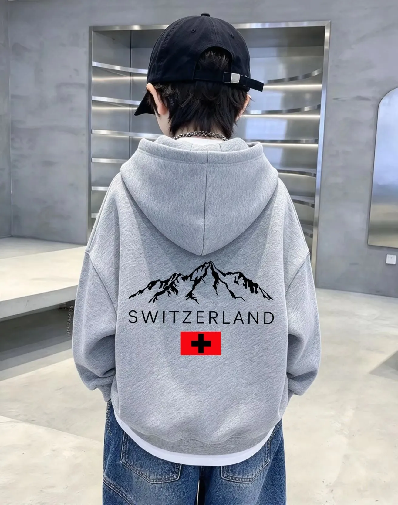 Latest Swiss mountain-style print children's hooded sweatshirt. Men's and women's casual loose-fitting long-sleeved pullover.