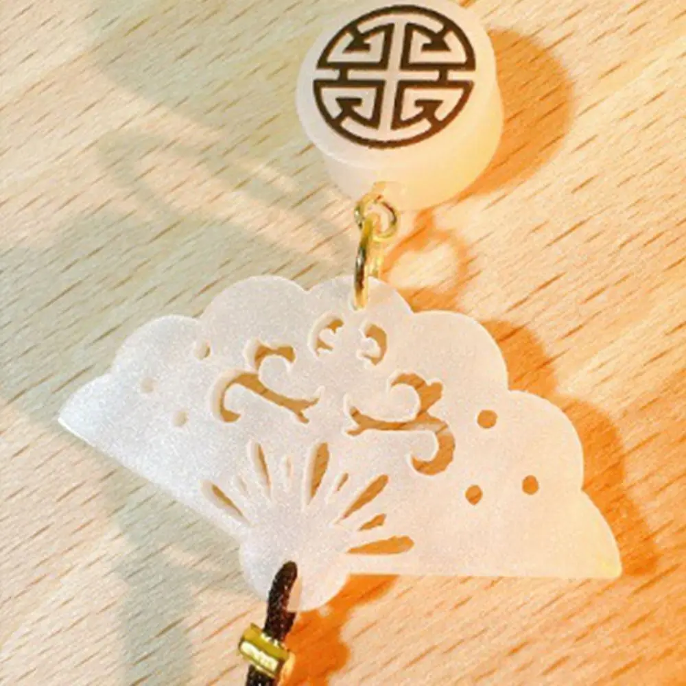 

Подвеска для телефона в китайском стиле, вентилятор с четырьмя листами клевера, цепочка для мобильного телефона, украшенная бисером, креативный ремешок для мобильного телефона, ювелирное изделие, подарок