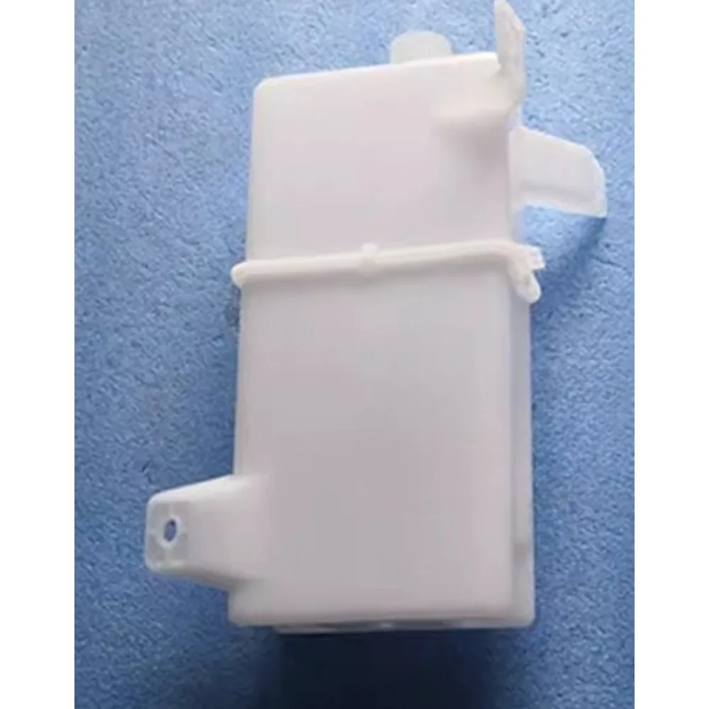 

Glass Water Kettle Spray Bottle Cleaning Solution Tank Genuine for Chery A3 E3 Arrizo 5 7