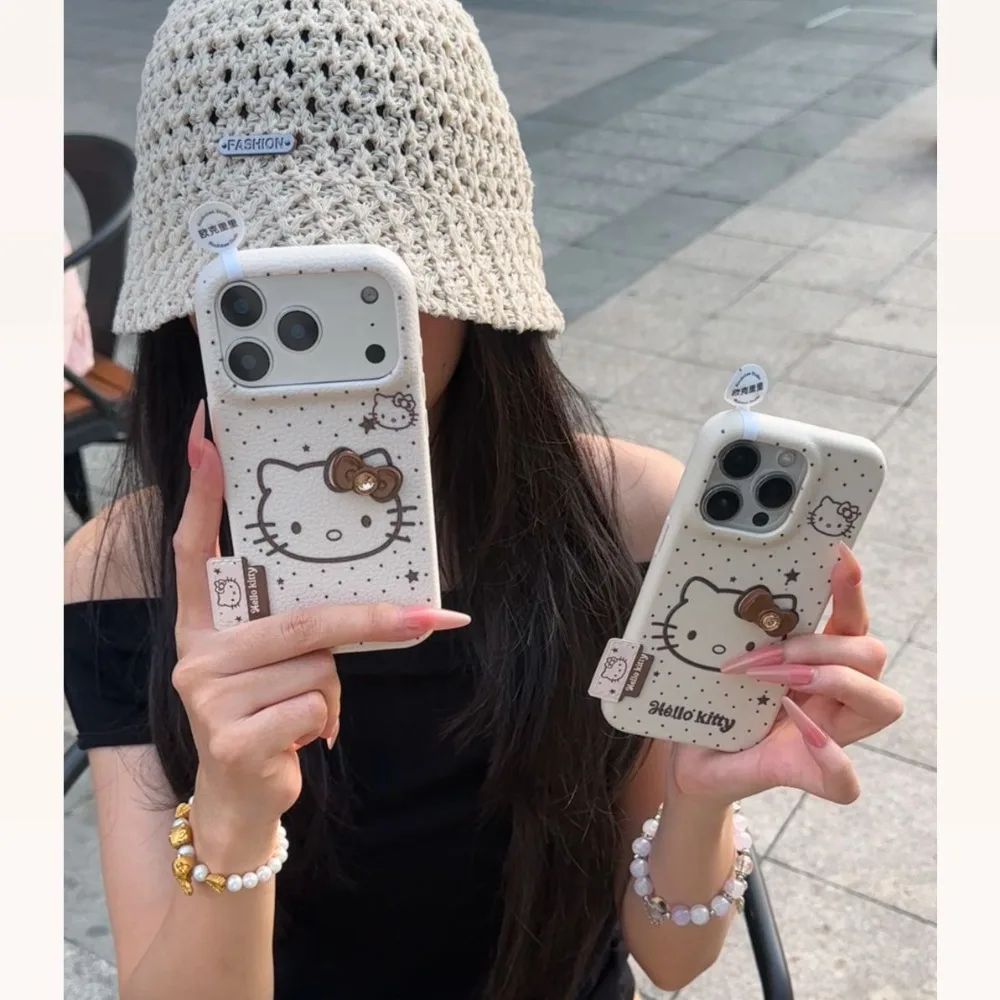 لتقوم بها بنفسك Kawaii HelloKitty حافظة هاتف آيفون 17 16 13 برو ماكس 14 15 Plus 12 Mini 7 8 SE 2 3 غطاء دمى كرتونية ناعمة