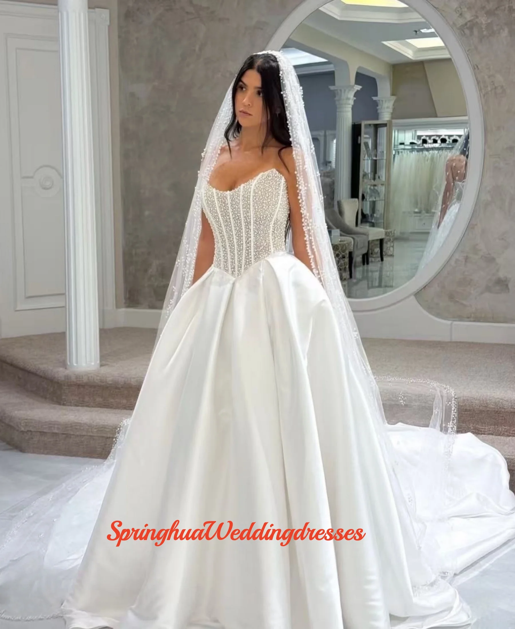 

Customized Elegant Wedding Dresses New Sweetheart Shine Crystal Bridal Dress Satin Brush Train Gowns Robe Vestidos De Noiva