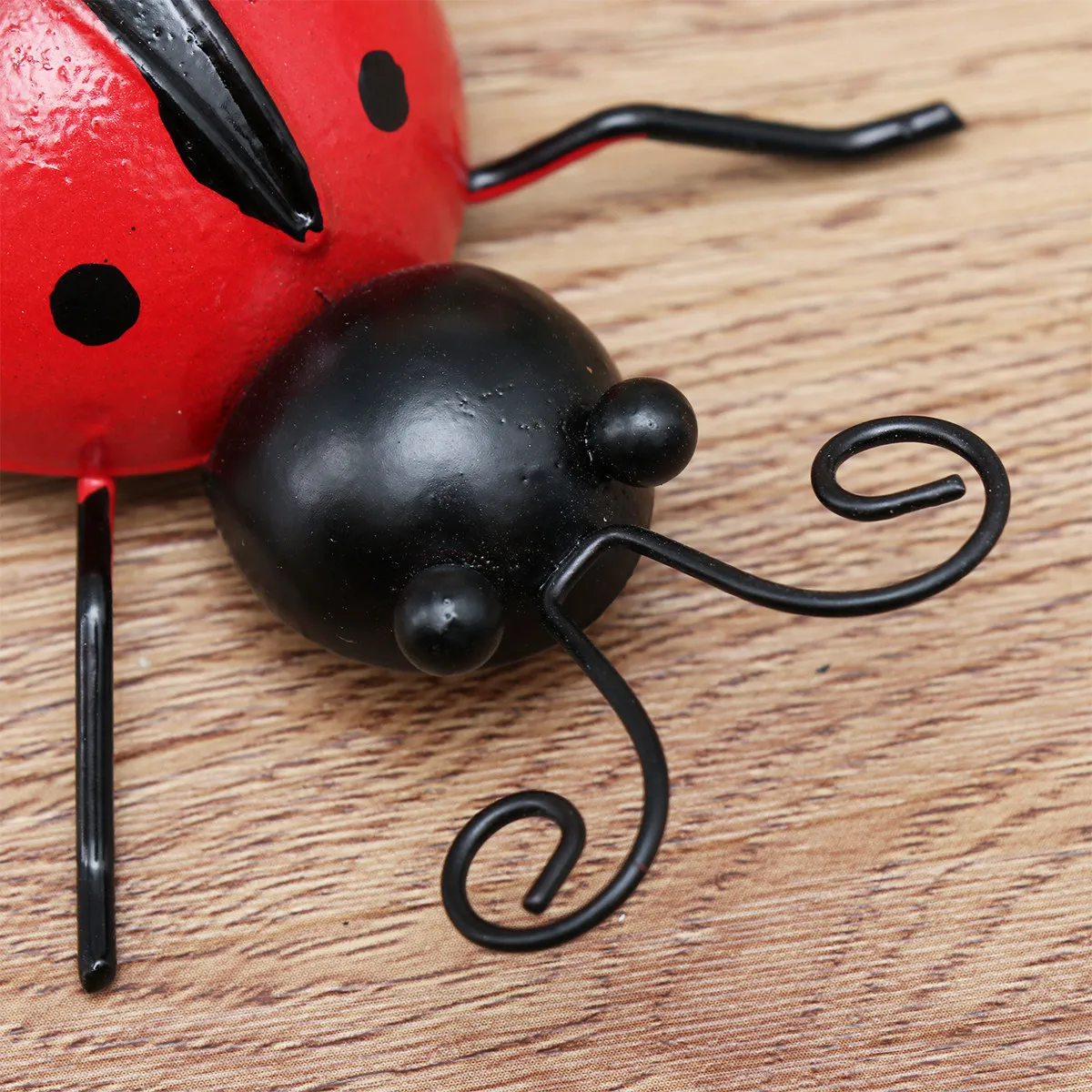 2Pcs Iron Ladybug Wall Art Modern Miniature Wall Decor for Garden Plant Decoration Fairy Garden Mini Landscaping Living Room