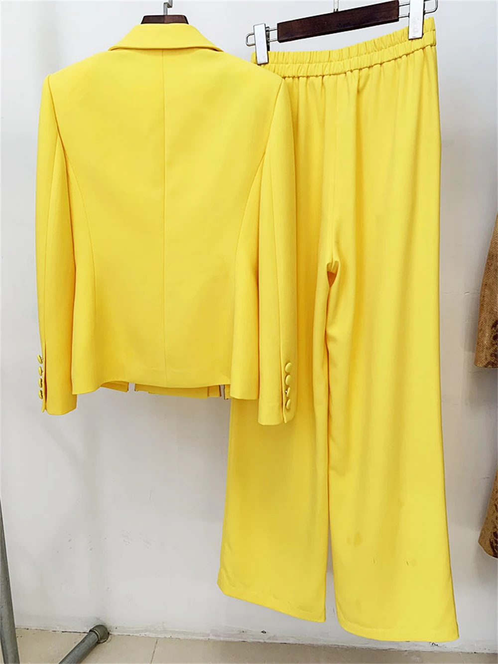 Ensemble veste et pantalon de smoking coupe couvertes avec biscuits pour femmes, olympiques formels, mode jaune, imbibée, invité de mariage, images