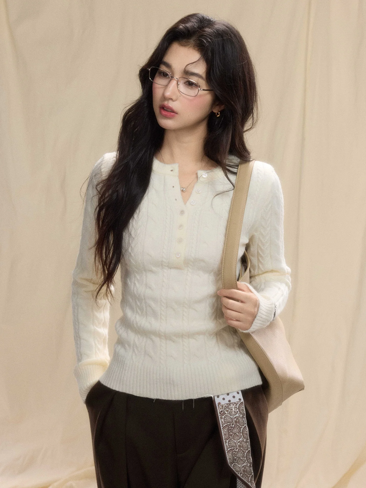 

Теплый вязаный свитер с V-образным вырезом для женщин, облегающий, из мягкого хлопка, с узором косы, для повседневной носки, модный, с круглым вырезом и пуговицами