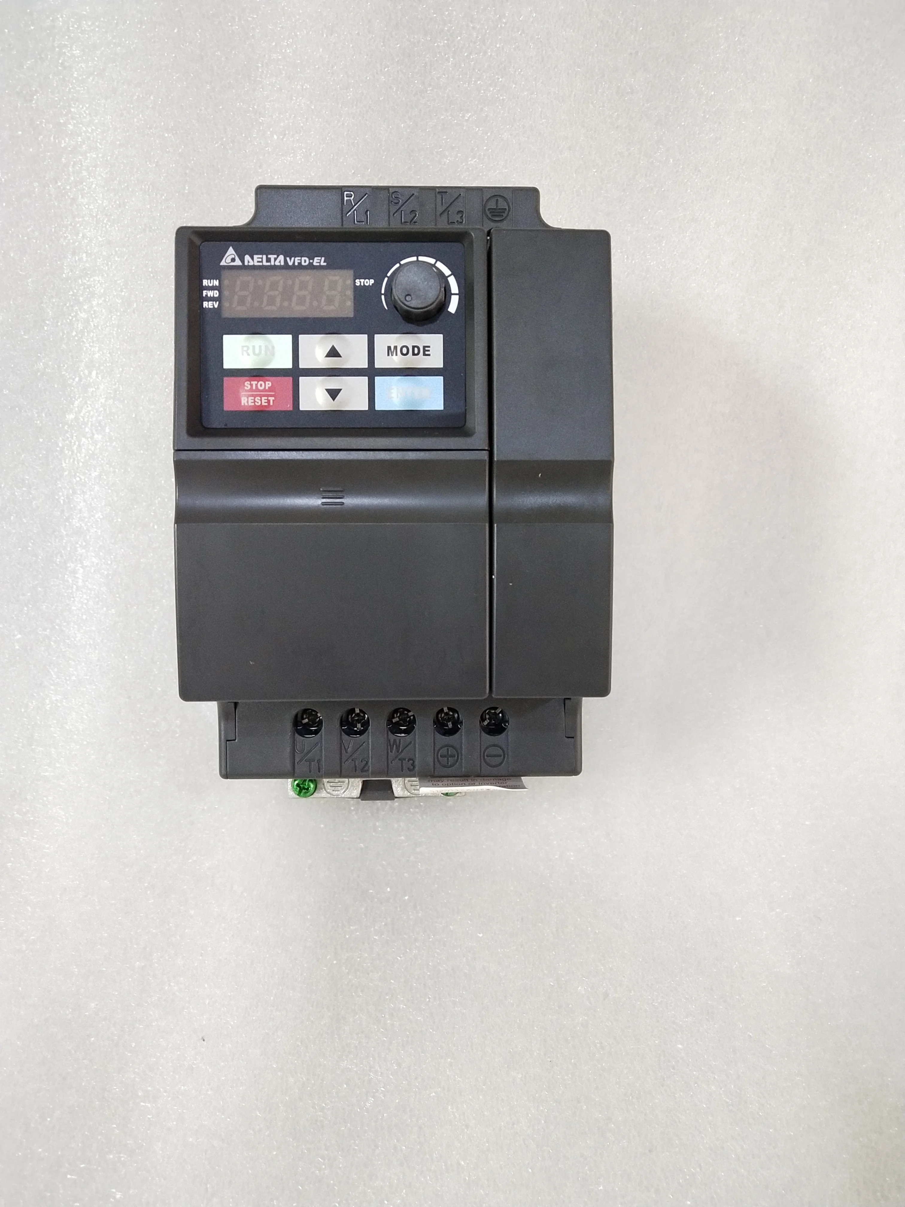 New Update VFDO15EL21A Delta Frequency Inverter 1/3 Phase 11kw 2HP Converter