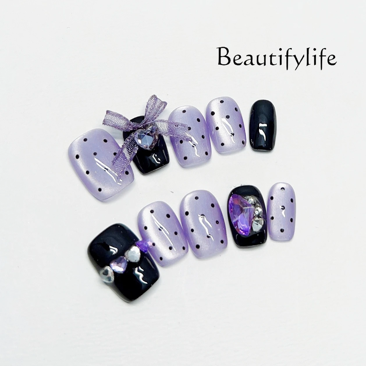 

Handmade custom wearing armor short purple polka dot cat eye nail patch