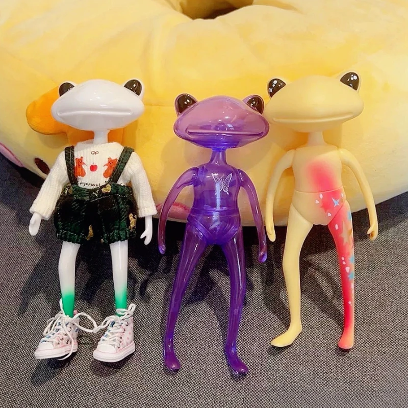 

Wonder Frog with Hair Wonderfrog Cool Figure BJD Blyth Doll Designer Toy Customized Body Moveable Froggy Craft Artist Aesthetics