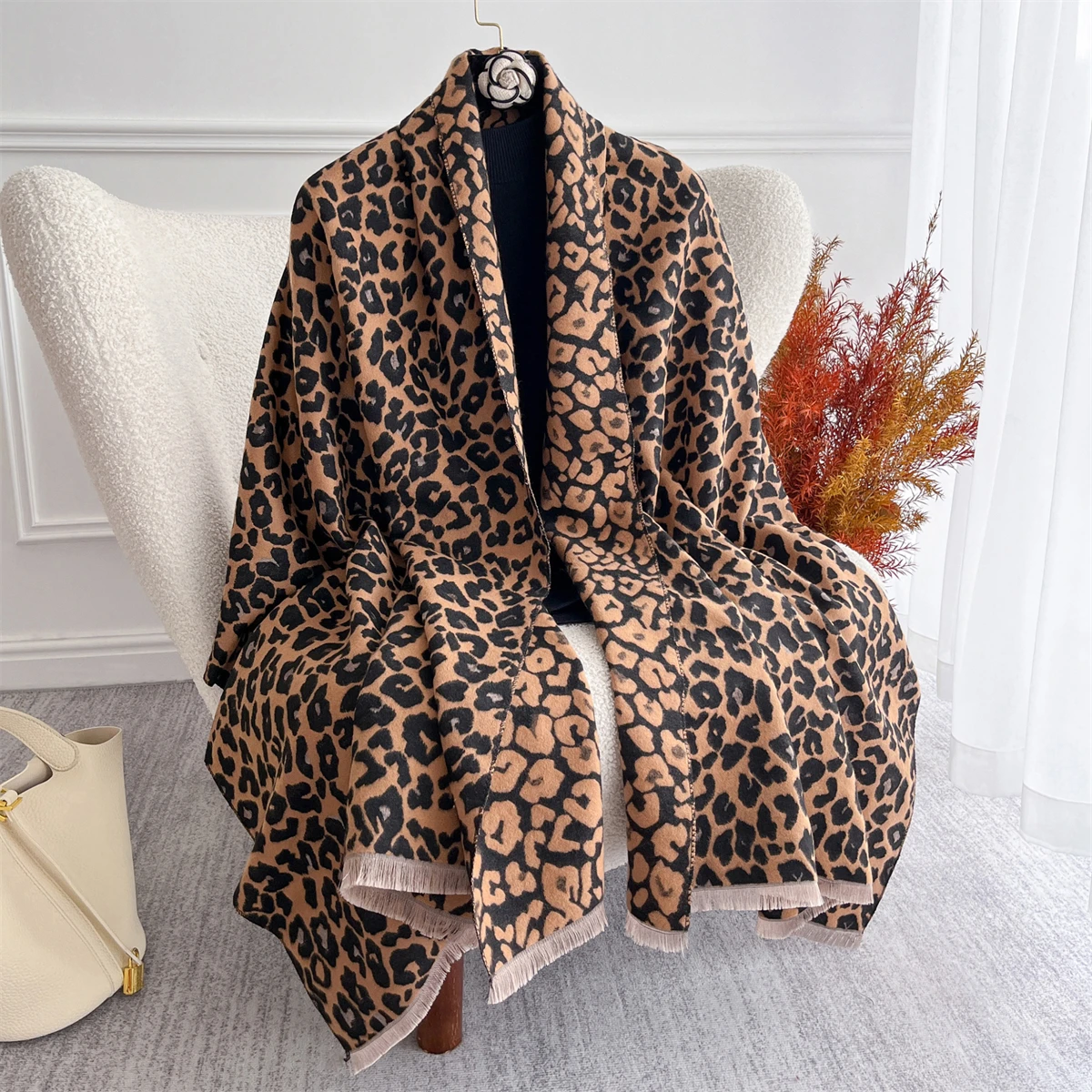 

2025 Design Leopard Printed Cashmere Scarf Women Winter Pashmina Shawls And Wraps Thick Warm Bufanda Stoles Blanket Luxury