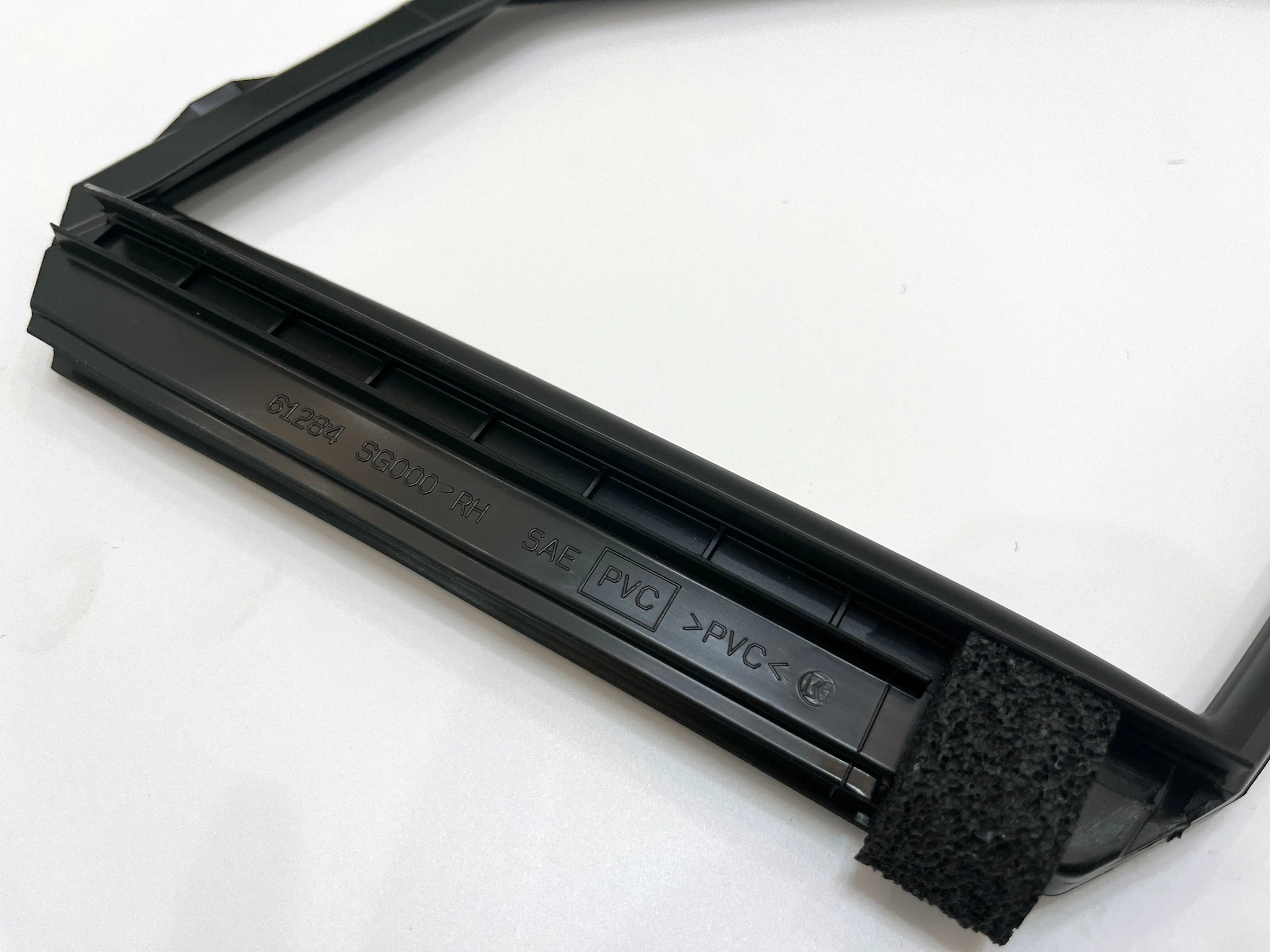 Front Door Side Window Triangular Glass Seal for Subaru Outback BS 2015 Left or Right 1 Piece