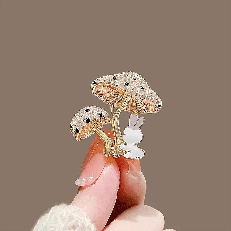 Cute Cartoon Mushroom Bunny Brooch Creative Temperament Animal Pins Versatile Fashion Corsage Clothing Accessories Gifts