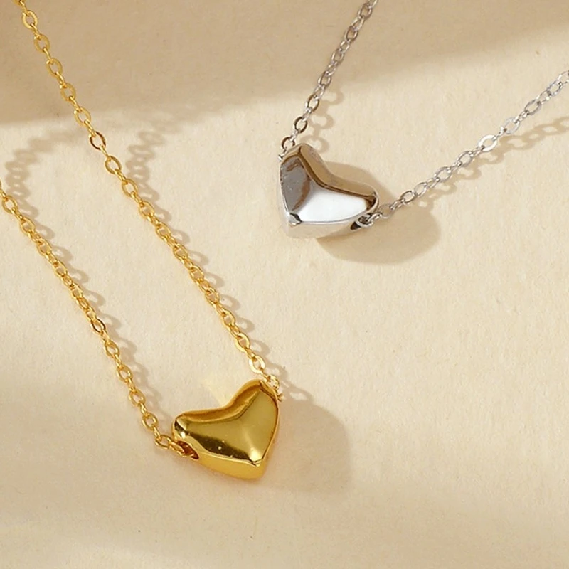 S925 silver necklace for women, featuring a slideable classic heart-shaped niche design, exuding a light luxury and high-end fee