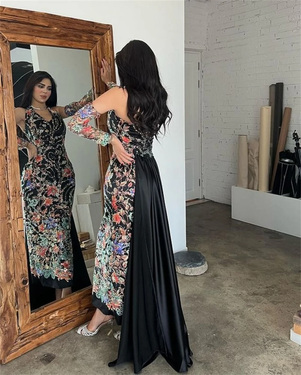 Vestido de noche de graduación con patrón bordado de Charmeuse, vestido Midi con cuello Halter, a medida, Arabia Saudita