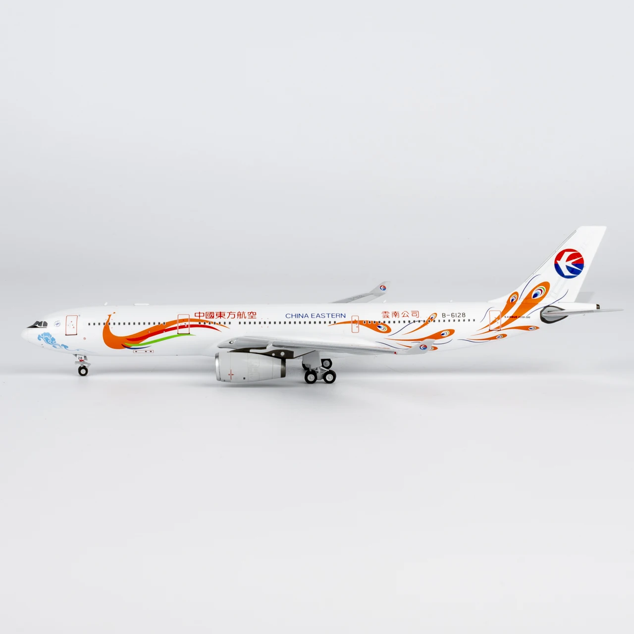 62072 سبيكة تحصيل طائرة هدية NG نموذج 1:400 الخطوط الجوية الصينية الشرقية "SkyTeam" ايرباص A330-300 دييكاست نموذج طائرة B-6128