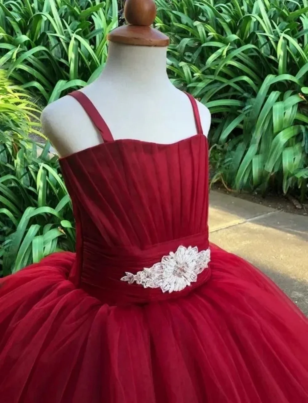 

Wine Red Flower Girl Dresses for Wedding Ruffles Floor Length Suspender Girl Kids Birthday Party First Holy Communion Gown