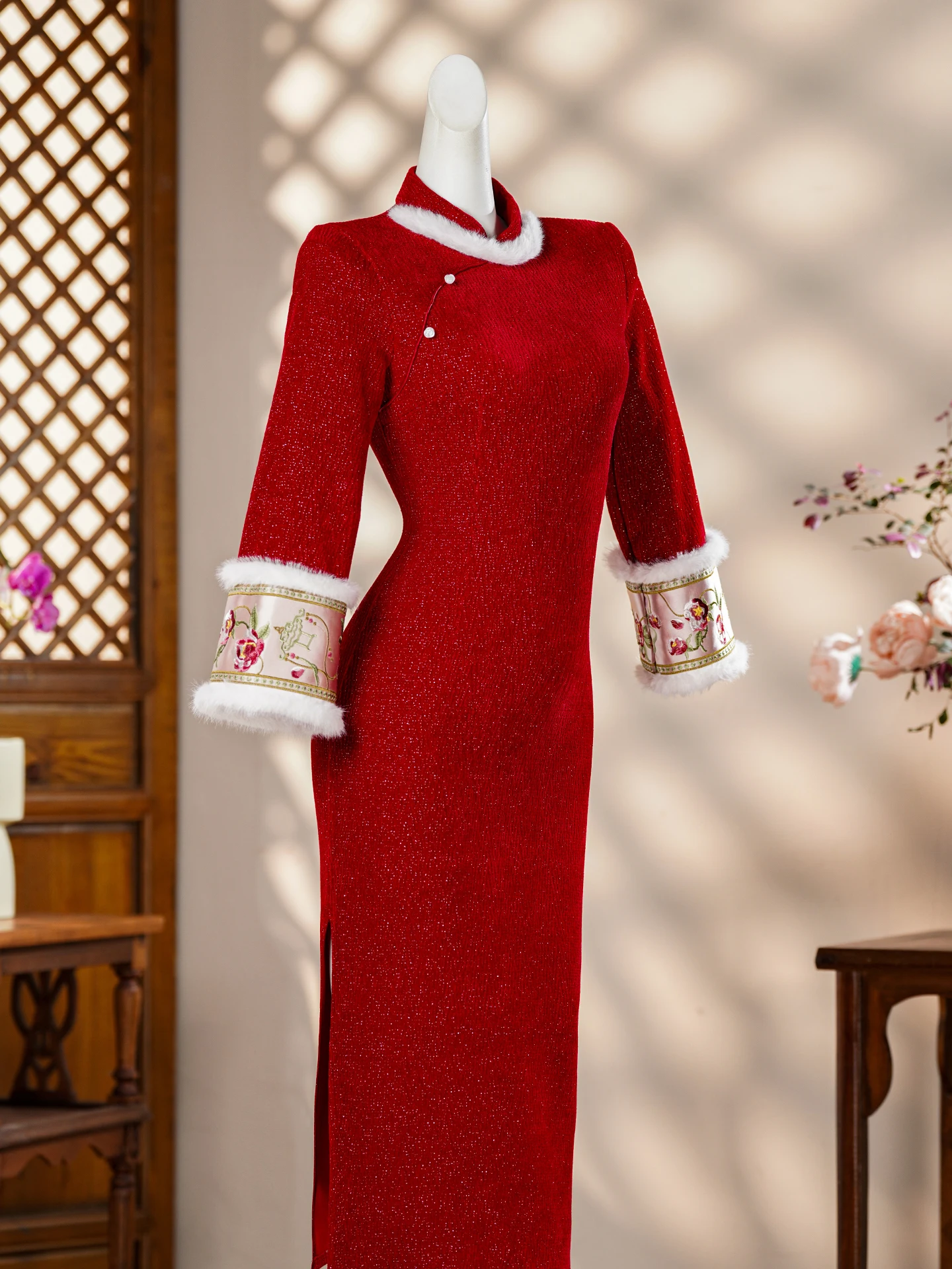 

Новинка 2025: Изысканный костюм для церемонии чаепития в стиле элегантного красного ципао — улучшенная версия, высококлассный дизайн.