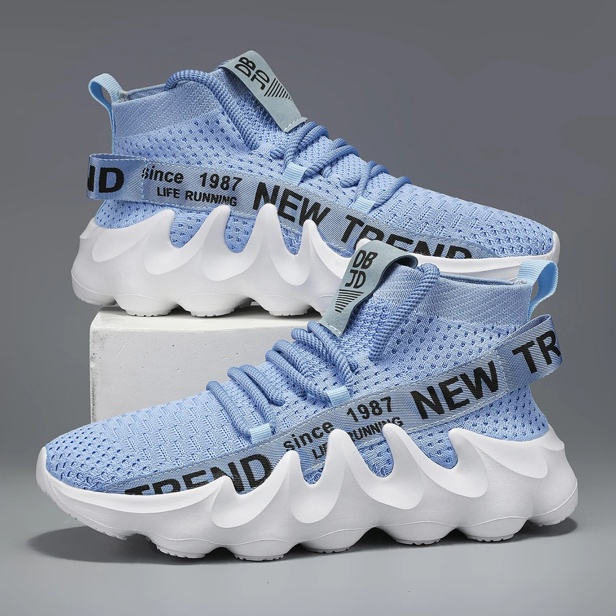 Men's Large Size Outdoor Hiking And Running Shoes Comfortable Casual Versatile Fashionable Sports Shoes for Couples Training