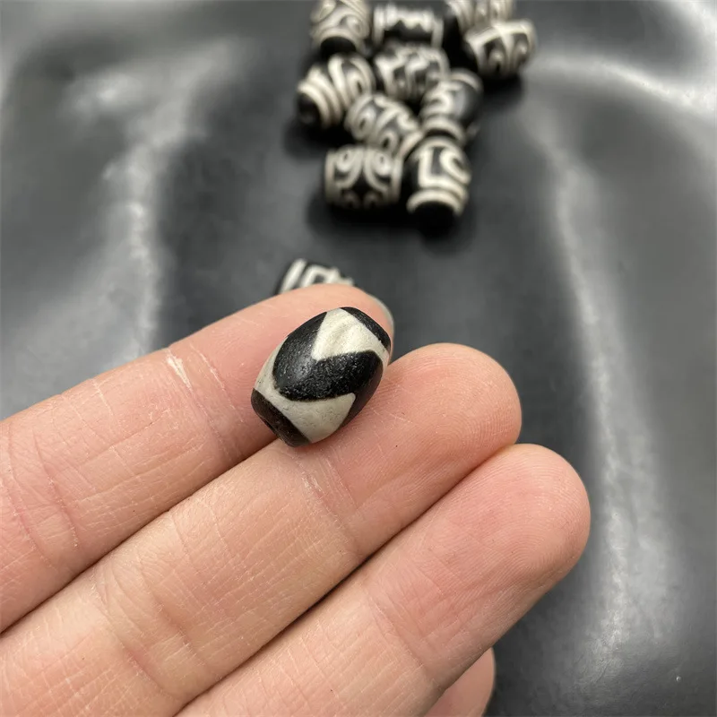 DIYJewelry Accessories Pulp Black and White Sky Beads Agate Rice Beads Barrel Beads 12*16mm Old Agate Long Beads Duobao