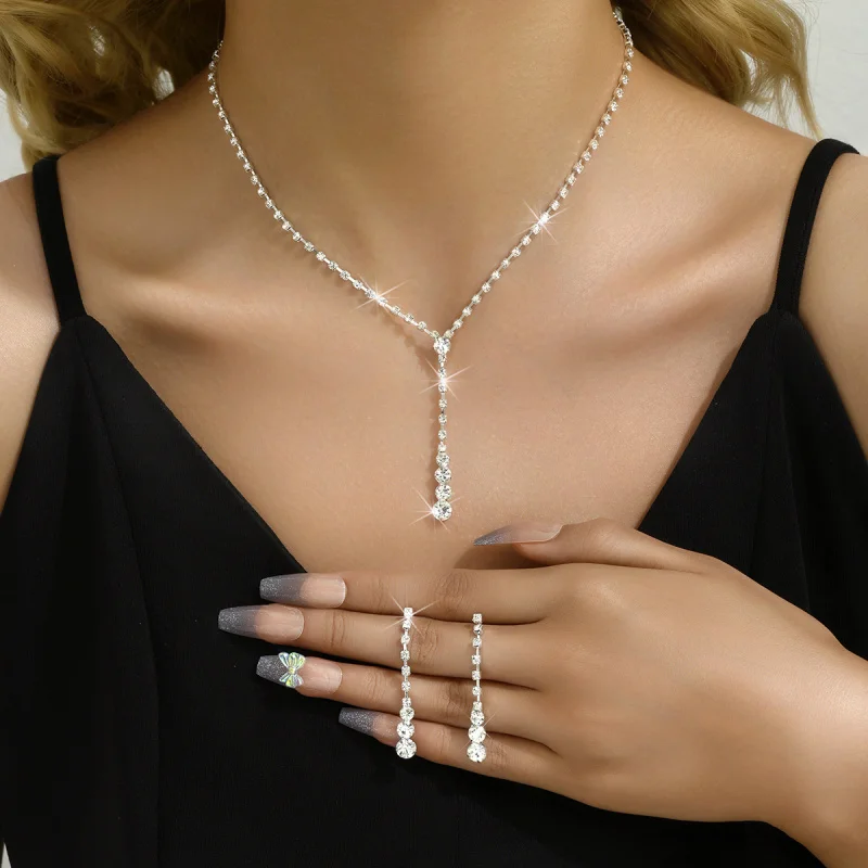 

Cross-Border Light Luxury Zircon Collarbone Chain Internet Celebrity New Niche Banquet Set Chain Rhinestone Earrings Necklace Wo