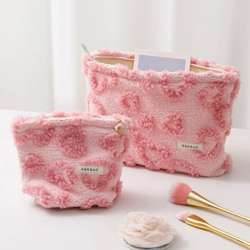Bolsa de maquillaje de amor rosa bonita de felpa, producto portátil para el cuidado de la piel, bolsa de almacenamiento de lápiz labial, bolsa interior de mano, organizador de maquillaje coreano Cluth