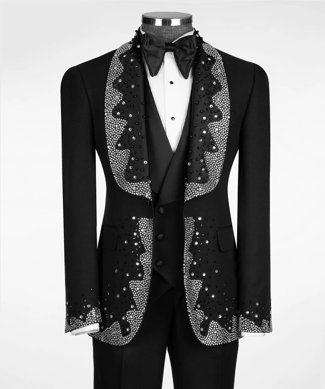 Sfilata di moda Uomo Smoking Formale Scialle con perline Completo Risvolto Abbigliamento da sposo Affari Festa di compleanno personalizzata 2 pezzi