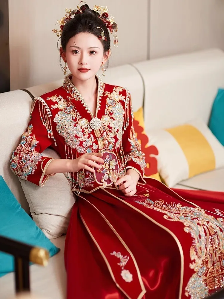 Chinese-style bride's dress wedding gown velvet clothing