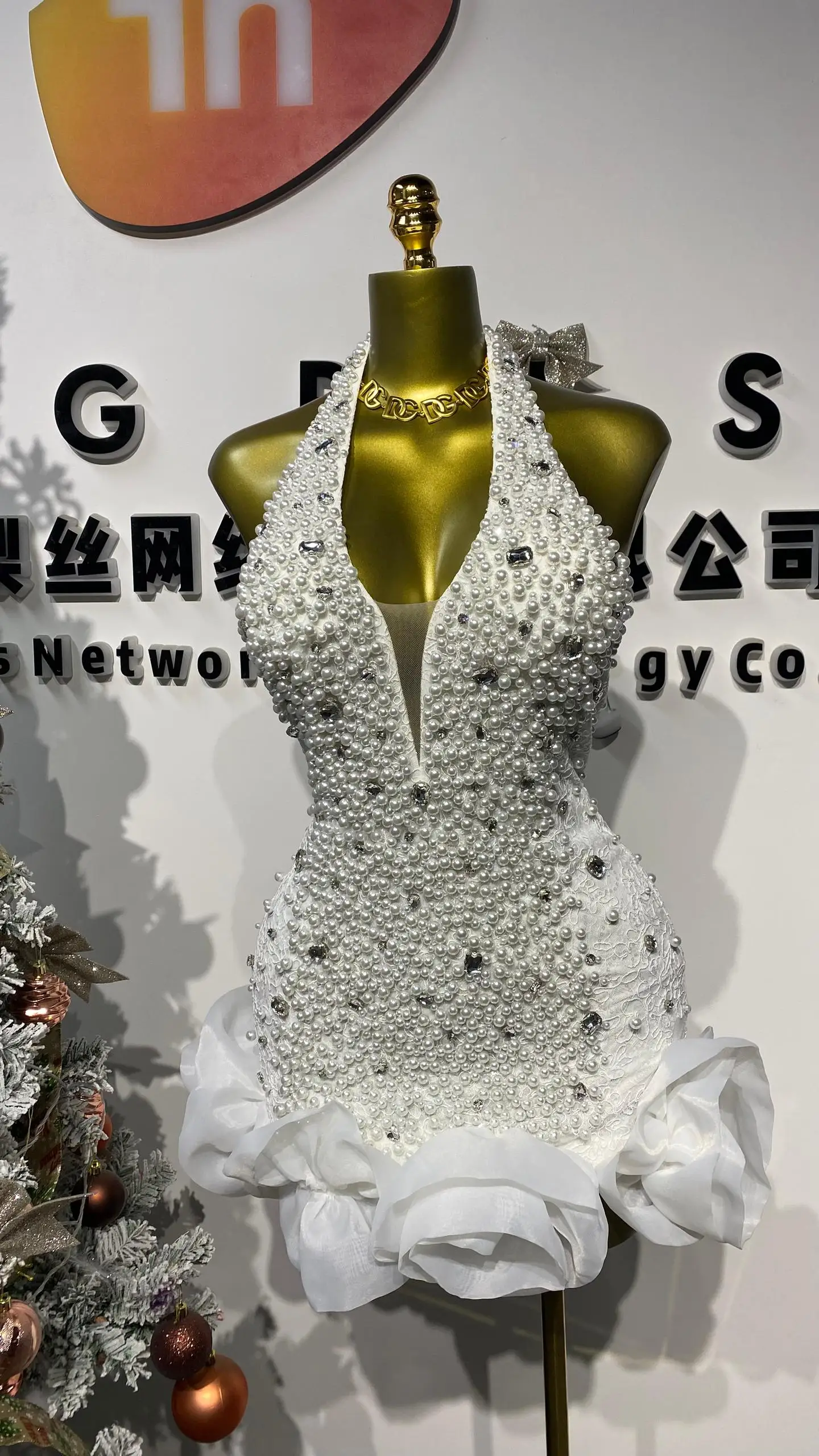 

Women Luxury Sexy Backless Halter Pearl Crystal White Mini Gowns Dress Elegant Evening Party Dress-GZKK0021