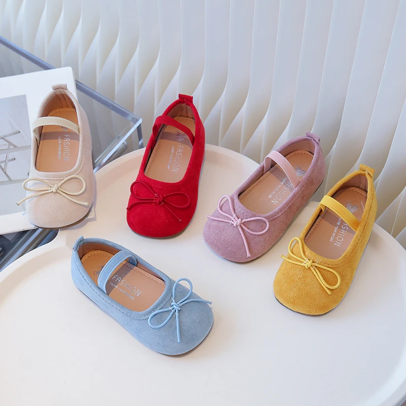 Prinzessinnenschuhe für kleine Mädchen, Bonbonfarben, Schleife, elastisches Band, flacher Kinderschuh aus Wildleder, süßer Slip-On, bequemer Herbst-Kinderschuh, Größe 21–30 – Detail 4
