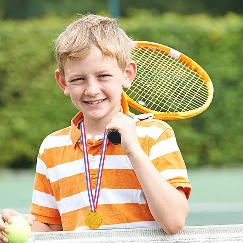 10 Stücke Kunststoff Gold Gewinner Medaillen Trophäe Kinder Spiel Sport Preis Auszeichnungen Spielzeug Für Kinder Geburtstag Party Gefälligkeiten Pinata Füllstoffe – Detail 13
