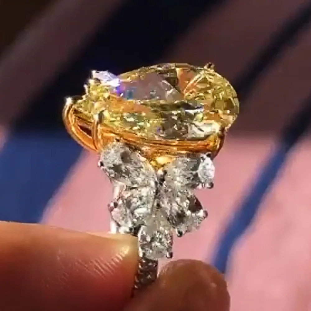 Luxury Pear Cut Yellow 5A Zircon Rings Marquise Zircon Butterfly Side Stone Ring for Women Evening Cocktail Formal Jewelry Gifts