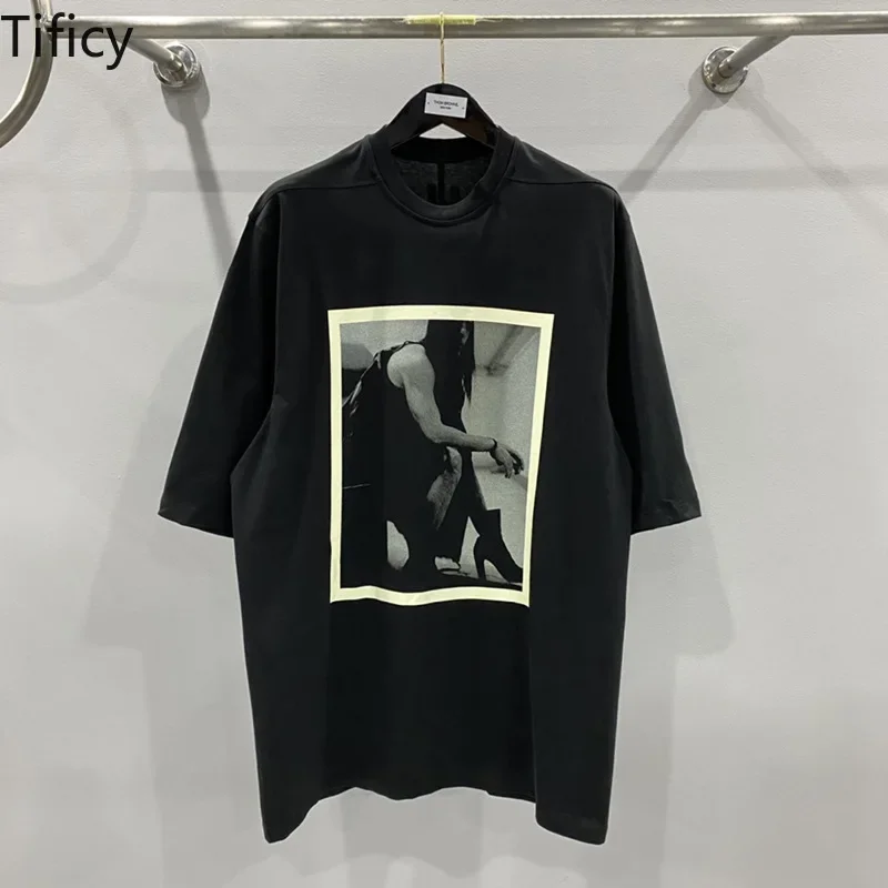 

TIFICY high street cotton featuring a portrait of the organizer and printed loose cotton half sleeved men's and women's shirts