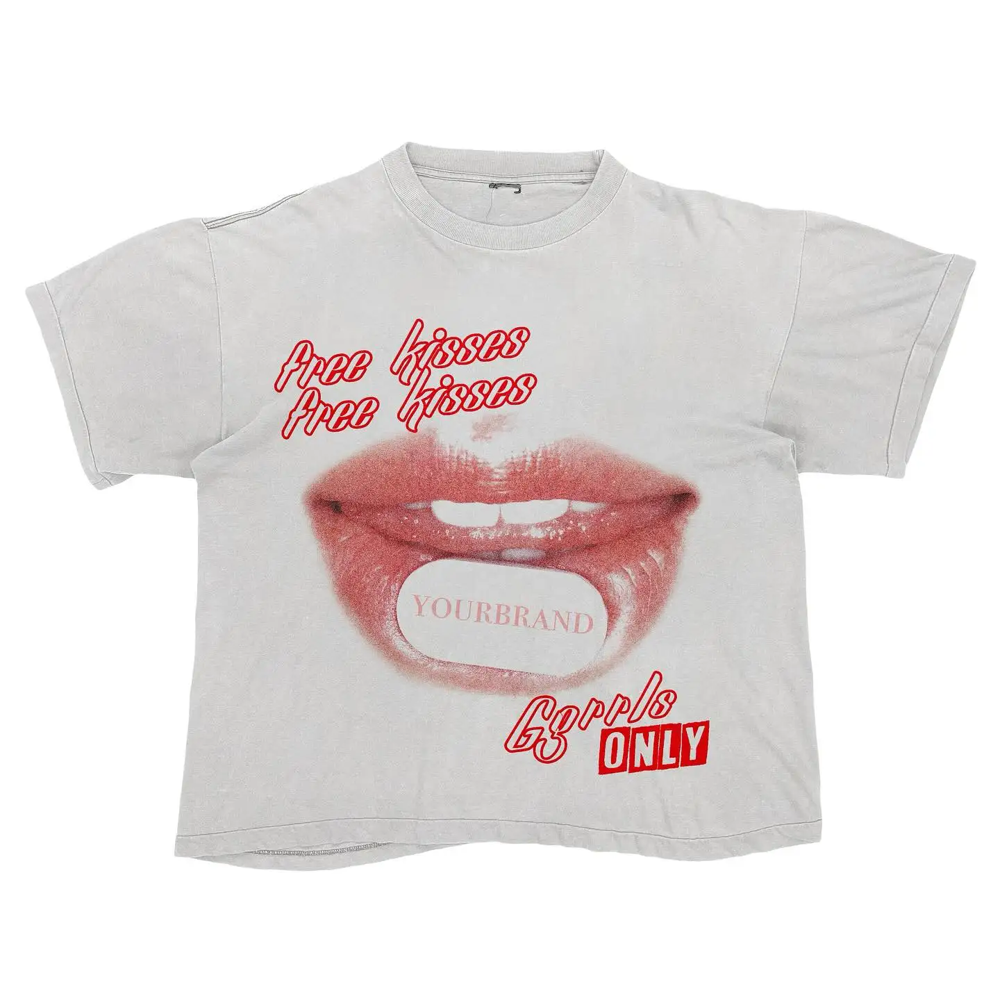 

Romance Kiss Graphic Tee Rebel Urban Streetwear Oversized Shirt - Goth Vintage Cotton Unisex Top with Loose Fit Crew Neck
