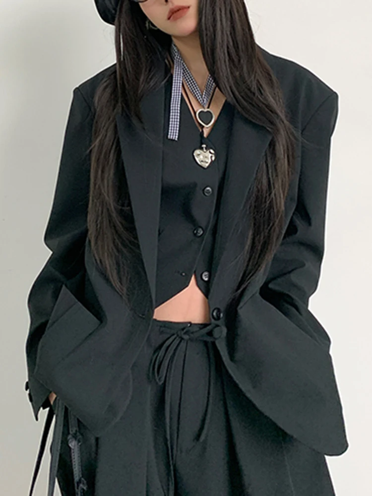 YERMORA سترة نسائية غير رسمية بجيوب رمادية طقم مكون من ثلاث قطع سترة + رباط مطوي بنطال ذو قصة أرجل واسعة موضة المد ربيع 2025