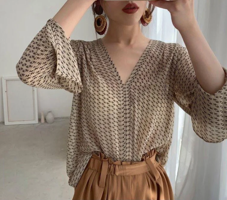 

Chiffon loose fitting shirt
