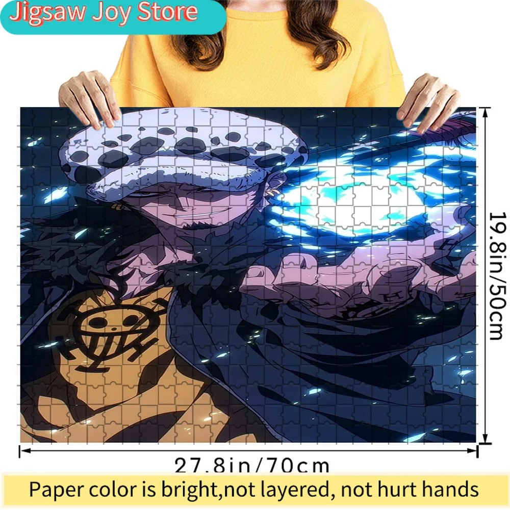 

Премиальный бумажный пазл с изображением Трафальгара Д. Ватерлоу из One Piece, загадочный персонаж Опе Опе но Ми, размер 27,8x19,8 дюймов, большой.