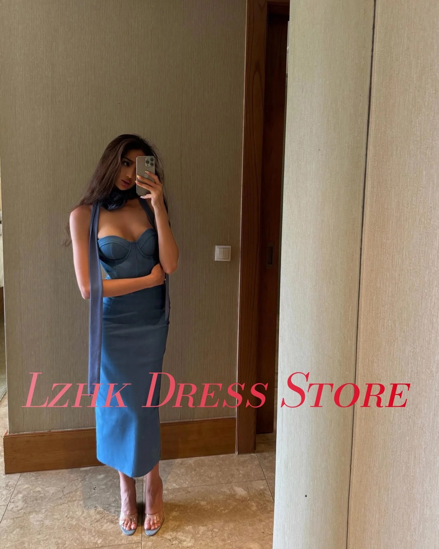 Abito da sera con nastri di fiori 3D dritti in jersey sexy personalizzato Abito da sera senza maniche con scollo a cuore di alta qualità